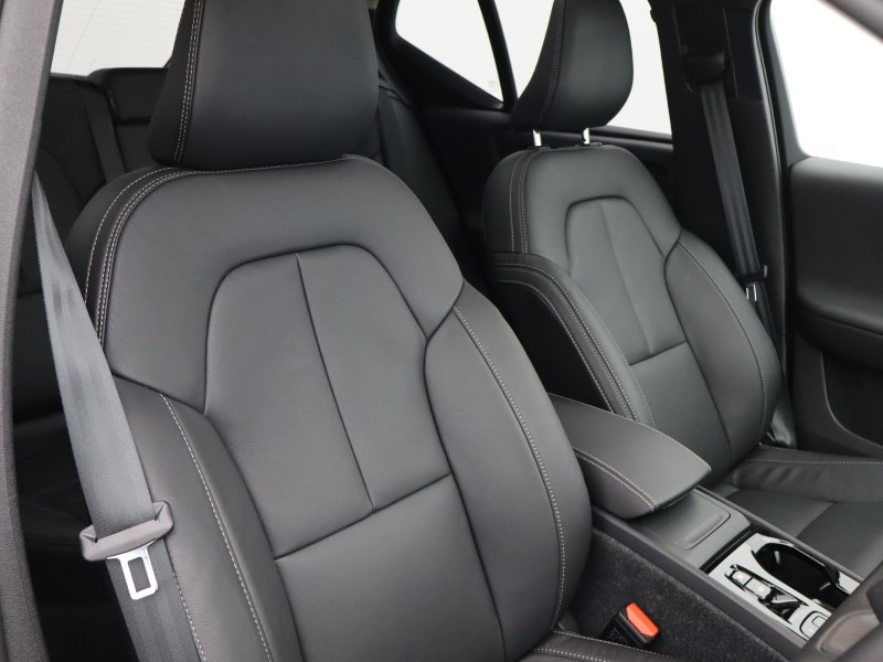 2025 (75) VOLVO XC40 2.0 B3P Ultra Dark 5dr Auto*VAT QUALIFYING* 4643127