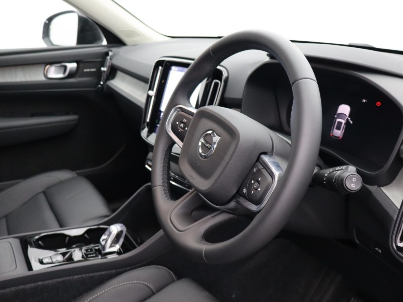 2025 (75) VOLVO XC40 2.0 B3P Ultra Dark 5dr Auto*VAT QUALIFYING* 4643124