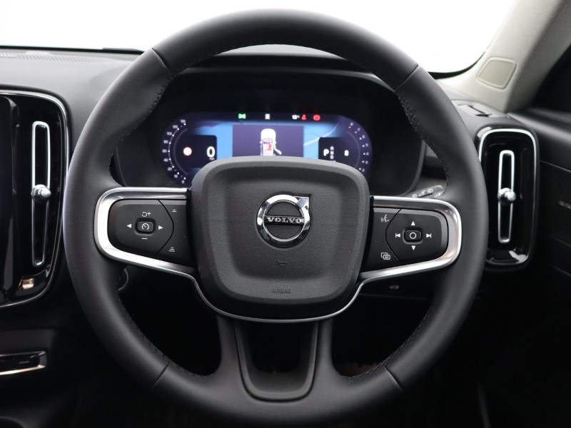 2025 (75) VOLVO XC40 2.0 B3P Ultra Dark 5dr Auto*VAT QUALIFYING* 4643140