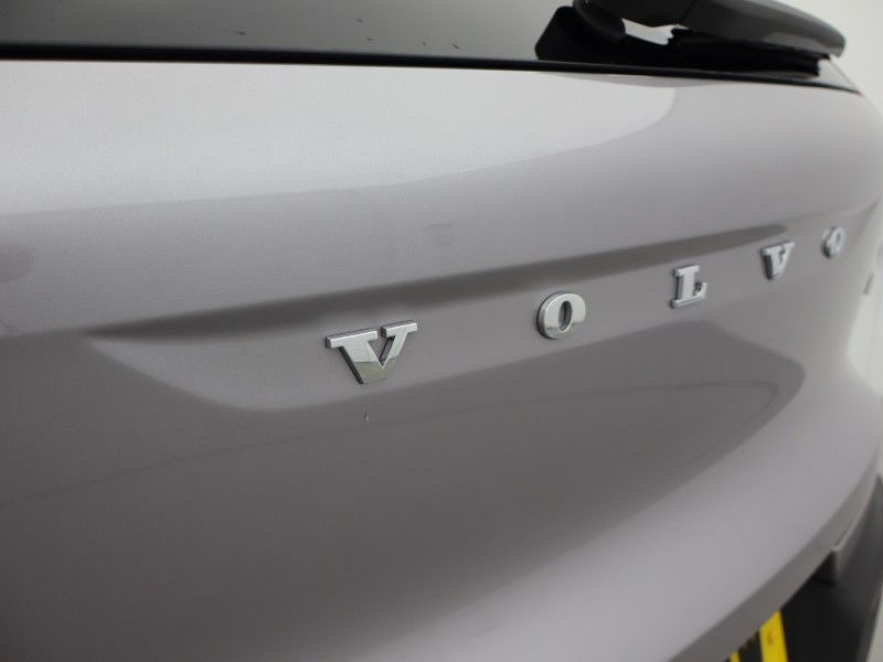 2025 (75) VOLVO XC40 2.0 B3P Ultra Dark 5dr Auto*VAT QUALIFYING* 4643161