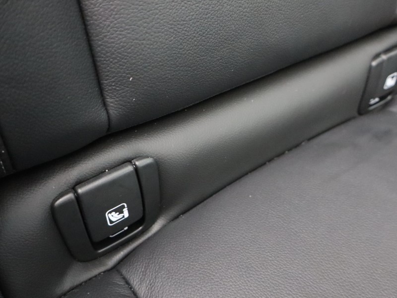 2025 (75) VOLVO XC40 2.0 B3P Ultra Dark 5dr Auto*VAT QUALIFYING* 4643135