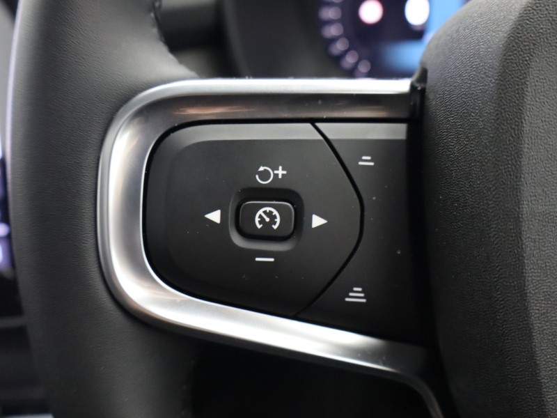 2025 (75) VOLVO XC40 2.0 B3P Ultra Dark 5dr Auto*VAT QUALIFYING* 4643141