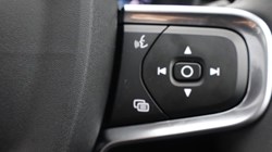2025 (75) VOLVO XC40 2.0 B3P Ultra Dark 5dr Auto*VAT QUALIFYING* 4643142