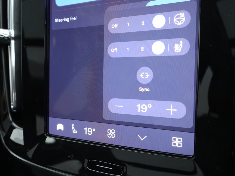 2025 (75) VOLVO XC40 2.0 B3P Ultra Dark 5dr Auto*VAT QUALIFYING* 4643149