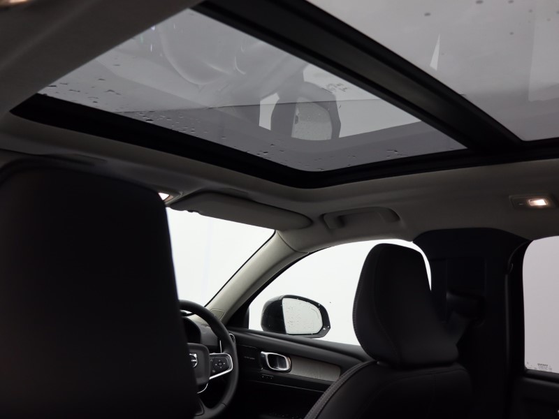 2025 (75) VOLVO XC40 2.0 B3P Ultra Dark 5dr Auto*VAT QUALIFYING* 4643134