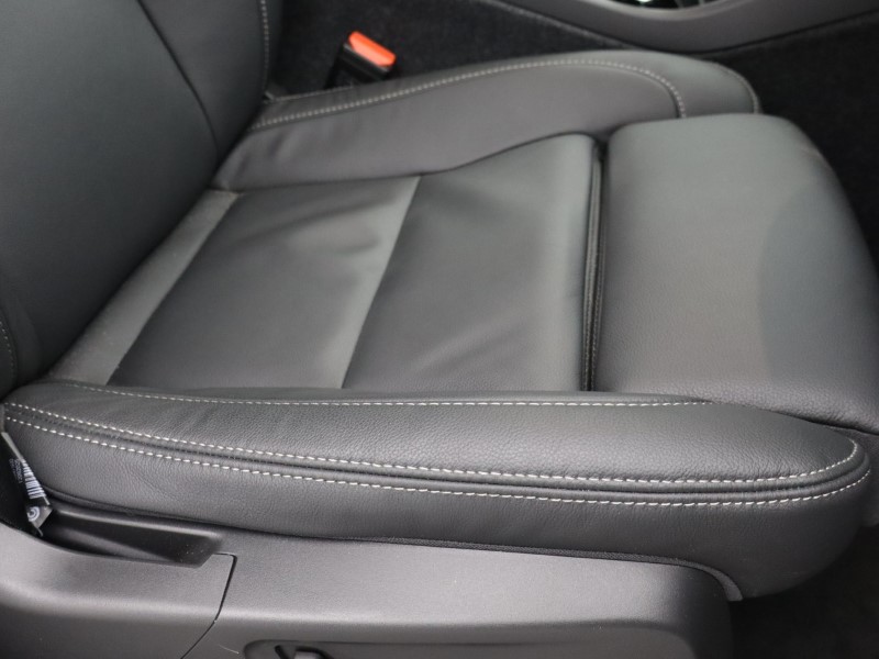 2025 (75) VOLVO XC40 2.0 B3P Ultra Dark 5dr Auto*VAT QUALIFYING* 4643126