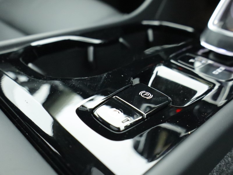 2025 (75) VOLVO XC40 2.0 B3P Ultra Dark 5dr Auto*VAT QUALIFYING* 4643153