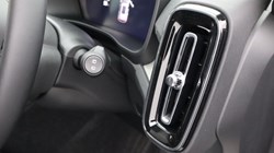2025 (75) VOLVO XC40 2.0 B3P Ultra Dark 5dr Auto*VAT QUALIFYING* 4643123