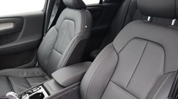 2025 (75) VOLVO XC40 2.0 B3P Ultra Dark 5dr Auto*VAT QUALIFYING* 4643129