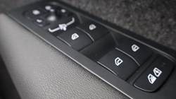 2024 (74) VOLVO XC40 2.0 B3P Ultra Dark 5dr Auto 4594632