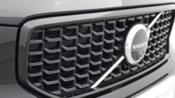 2024 (74) VOLVO XC40 2.0 B3P Ultra Dark 5dr Auto 4594669