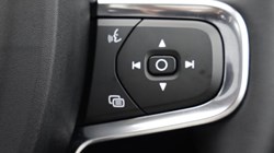 2024 (74) VOLVO XC40 2.0 B3P Ultra Dark 5dr Auto 4594655