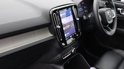 2024 (74) VOLVO XC40 2.0 B3P Ultra Dark 5dr Auto 4594643