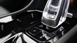 2024 (74) VOLVO XC40 2.0 B3P Ultra Dark 5dr Auto 4594664