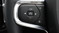 2024 (74) VOLVO XC40 2.0 B3P Ultra Dark 5dr Auto 4594654