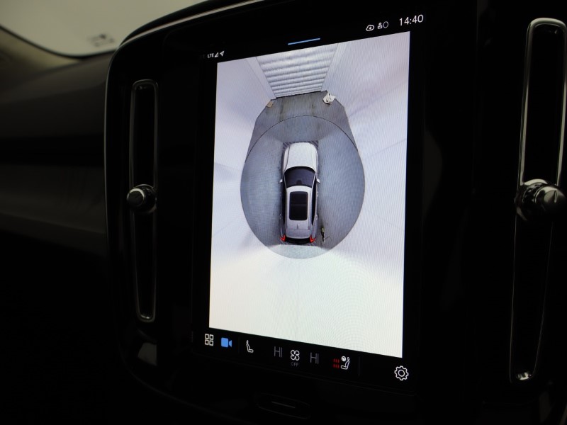 2024 (74) VOLVO XC40 2.0 B4P Ultra Dark 5dr Auto*VAT QUALIFYING* 4596670
