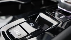 2024 (74) VOLVO XC40 2.0 B4P Ultra Dark 5dr Auto 4596676