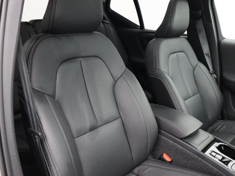 2024 (74) VOLVO XC40 2.0 B4P Ultra Dark 5dr Auto*VAT QUALIFYING* 4596648