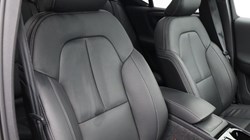 2024 (74) VOLVO XC40 2.0 B4P Ultra Dark 5dr Auto 4596648