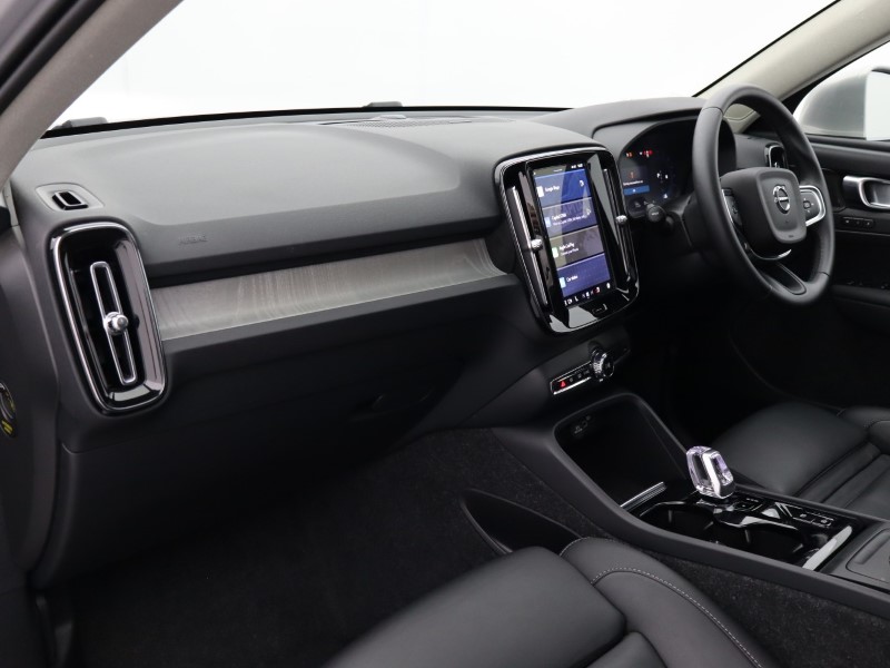 2024 (74) VOLVO XC40 2.0 B4P Ultra Dark 5dr Auto*VAT QUALIFYING* 4596651