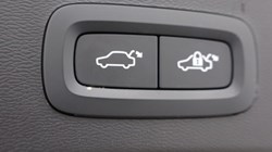 2024 (74) VOLVO XC40 2.0 B4P Ultra Dark 5dr Auto 4596688