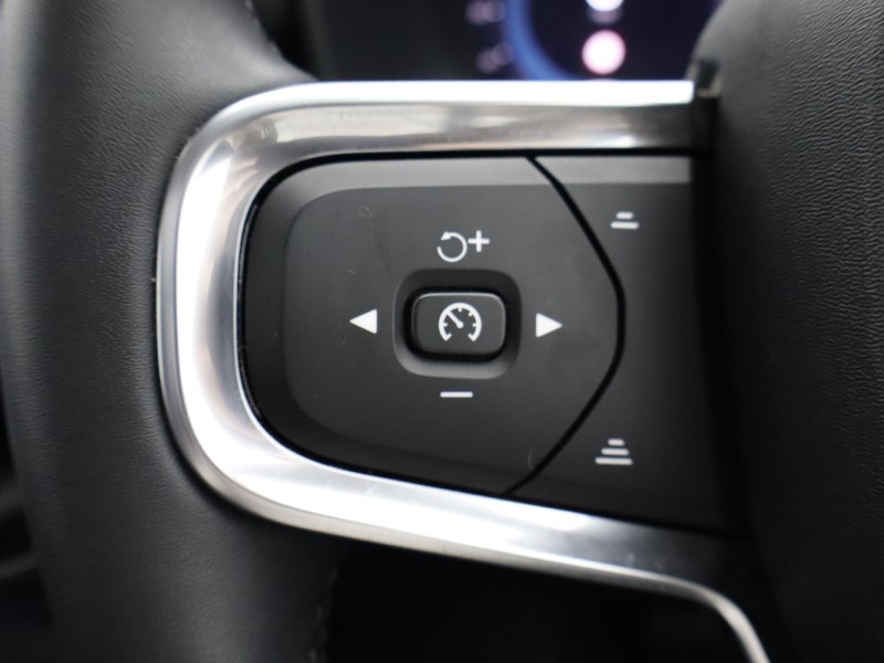 2024 (74) VOLVO XC40 2.0 B4P Ultra Dark 5dr Auto*VAT QUALIFYING* 4596663