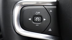 2024 (74) VOLVO XC40 2.0 B4P Ultra Dark 5dr Auto 4596663