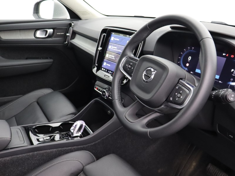 2024 (74) VOLVO XC40 2.0 B4P Ultra Dark 5dr Auto*VAT QUALIFYING* 4596649