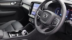 2024 (74) VOLVO XC40 2.0 B4P Ultra Dark 5dr Auto 4596649