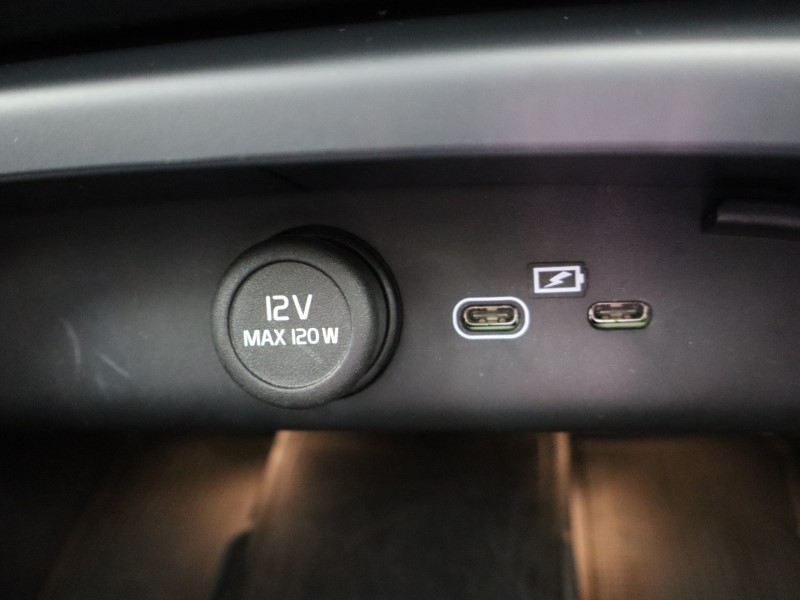 2024 (74) VOLVO XC40 2.0 B4P Ultra Dark 5dr Auto*VAT QUALIFYING* 4596674