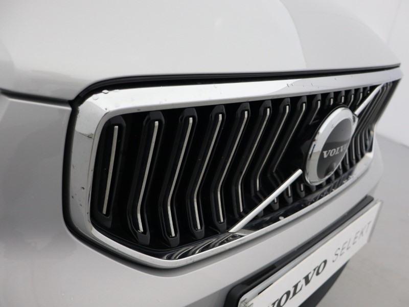 2024 (74) VOLVO XC40 2.0 B4P Ultra Dark 5dr Auto*VAT QUALIFYING* 4596680