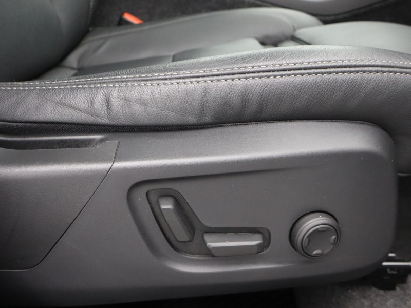 2024 (74) VOLVO XC40 2.0 B4P Ultra Dark 5dr Auto*VAT QUALIFYING* 4596646