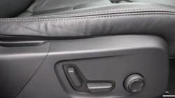 2024 (74) VOLVO XC40 2.0 B4P Ultra Dark 5dr Auto 4596646