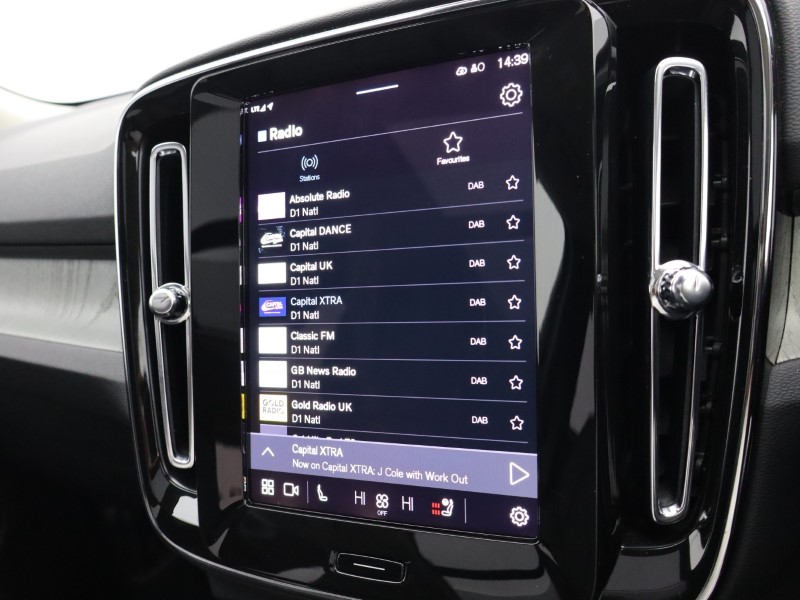 2024 (74) VOLVO XC40 2.0 B4P Ultra Dark 5dr Auto*VAT QUALIFYING* 4596668