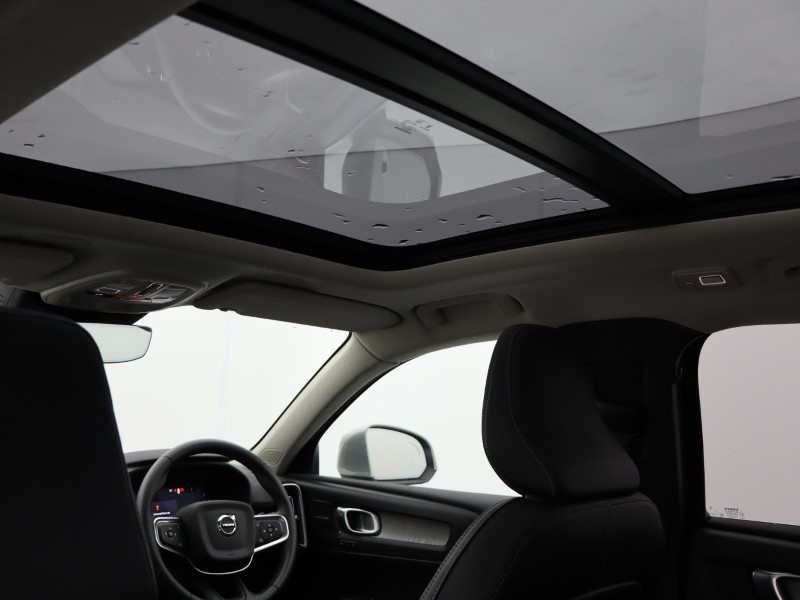 2024 (74) VOLVO XC40 2.0 B4P Ultra Dark 5dr Auto*VAT QUALIFYING* 4596662