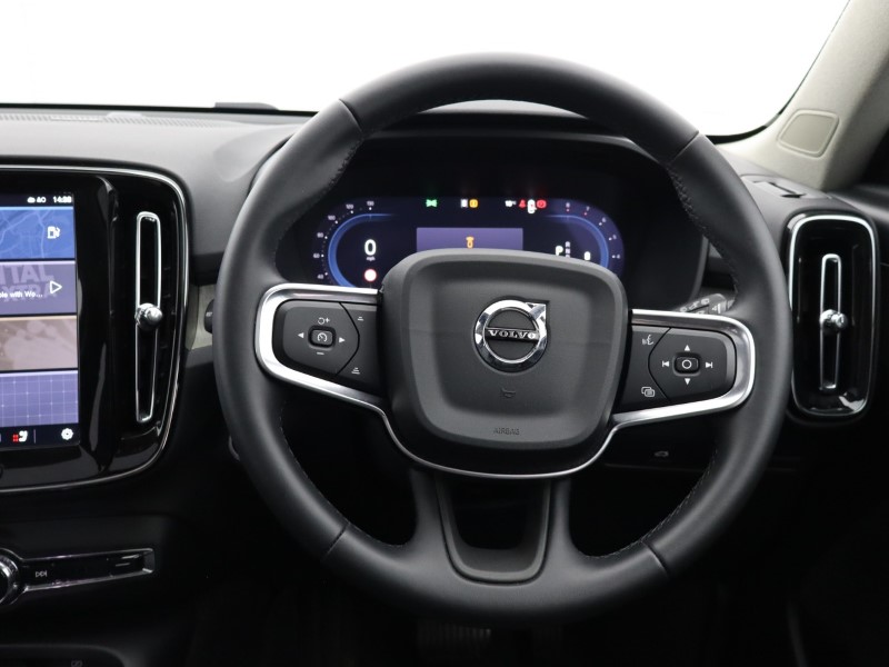 2024 (74) VOLVO XC40 2.0 B4P Ultra Dark 5dr Auto*VAT QUALIFYING* 4596660