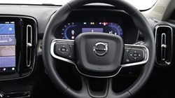 2024 (74) VOLVO XC40 2.0 B4P Ultra Dark 5dr Auto 4596660