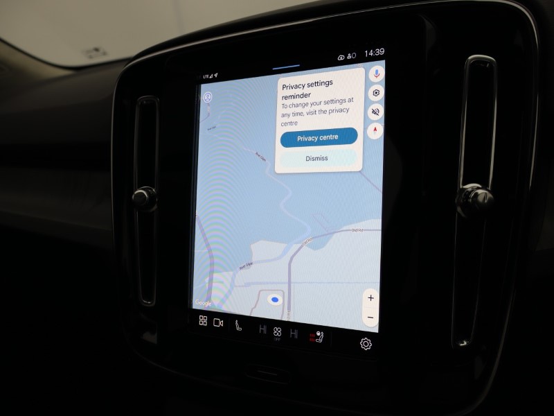 2024 (74) VOLVO XC40 2.0 B4P Ultra Dark 5dr Auto*VAT QUALIFYING* 4596667