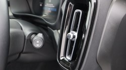 2024 (74) VOLVO XC40 2.0 B4P Ultra Dark 5dr Auto 4596645