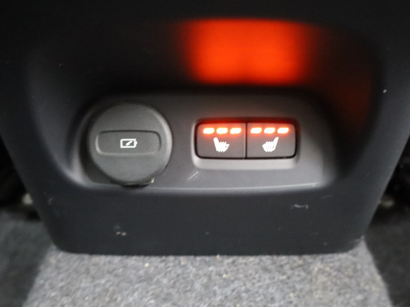 2024 (74) VOLVO XC40 2.0 B4P Ultra Dark 5dr Auto*VAT QUALIFYING* 4596658