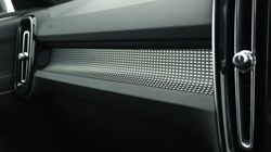 2025 (25) VOLVO XC40 2.0 B4P Plus Dark 5dr Auto 4583175