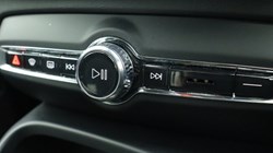 2025 (25) VOLVO XC40 2.0 B4P Plus Dark 5dr Auto 4583171