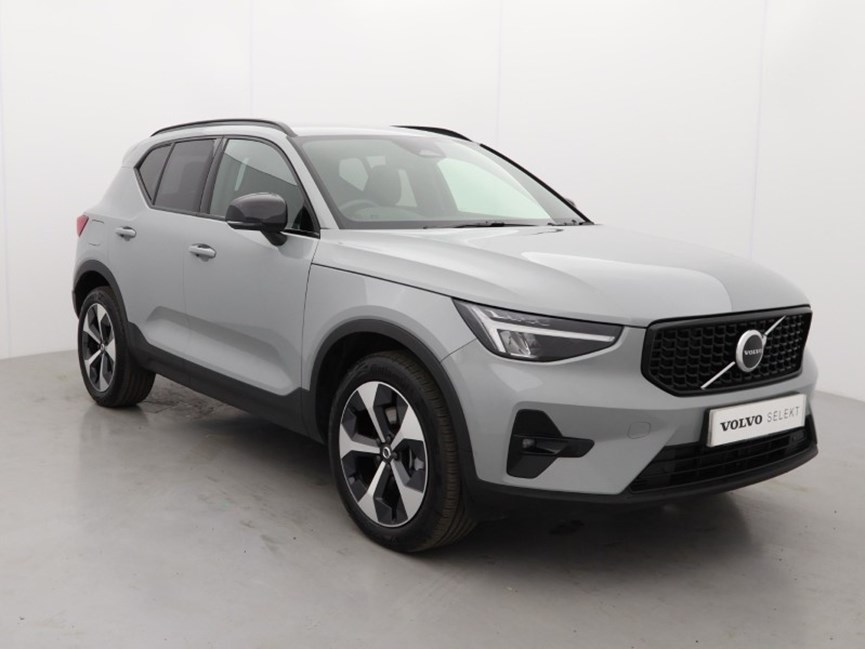 2025 (75) VOLVO XC40 2.0 B4P Plus Dark 5dr Auto
