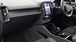 2025 (25) VOLVO XC40 2.0 B4P Plus Dark 5dr Auto 4583155