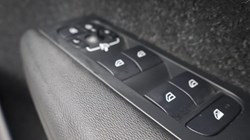 2019 (69) VOLVO XC40 2.0 T5 Inscription 5dr AWD Geartronic 4575259