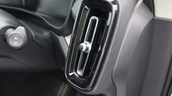 2019 (69) VOLVO XC40 2.0 T5 Inscription 5dr AWD Geartronic 4575262