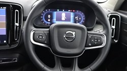 2025 (25) VOLVO XC40 2.0 B3P Ultra Dark 5dr Auto 4586986