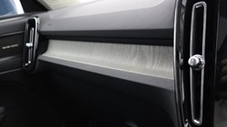 2025 (25) VOLVO XC40 2.0 B3P Ultra Dark 5dr Auto 4586999