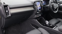 2025 (25) VOLVO XC40 2.0 B3P Ultra Dark 5dr Auto 4586977