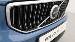 2025 (25) VOLVO XC40 2.0 B3P Ultra Dark 5dr Auto 4587002
